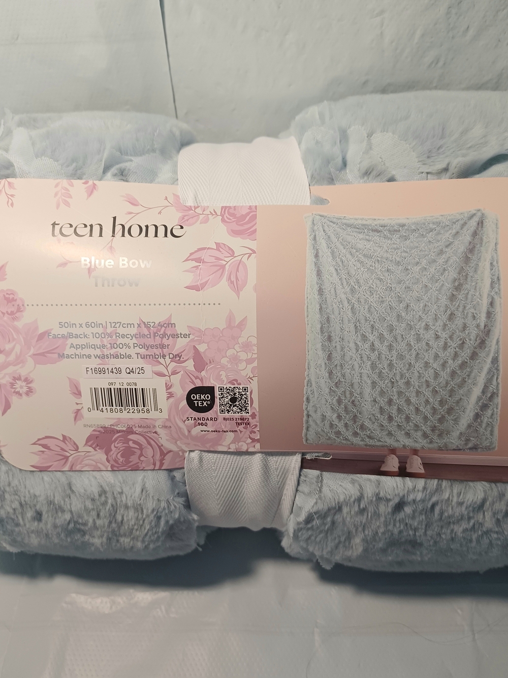 NEW: Teen Home Blue Bow Throw 50in X 60in, Dorm Room